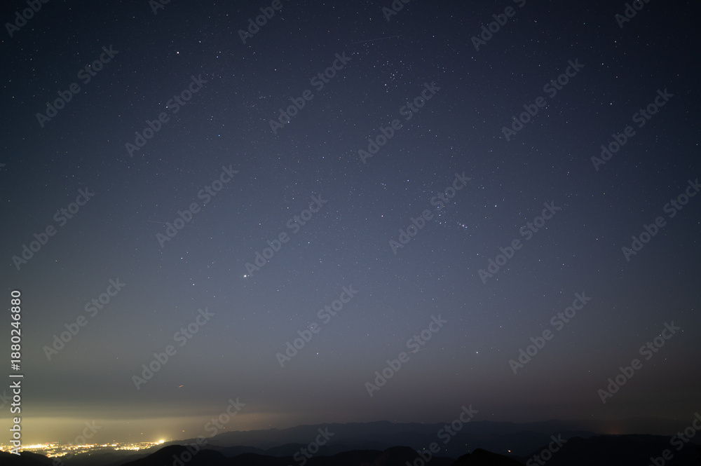 Fototapeta premium 鰐塚山電波塔からの星空写真