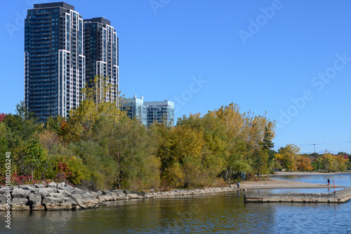 Canvas Print Tall residential buildings by Lake Ontario in Etobicoke