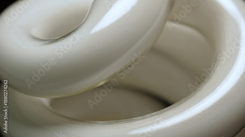 Fotografie Close-up of fluorescent bulb containing toxic mercury vapor, symbolizing Canada's 2026 fluorescent  bulb ban