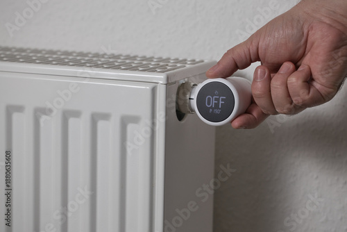 Tableau sur toile Smart Radiator Thermostat Turned Off for Energy Saving