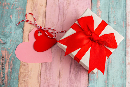 Wallpaper Mural Gift box Torontodigital.ca