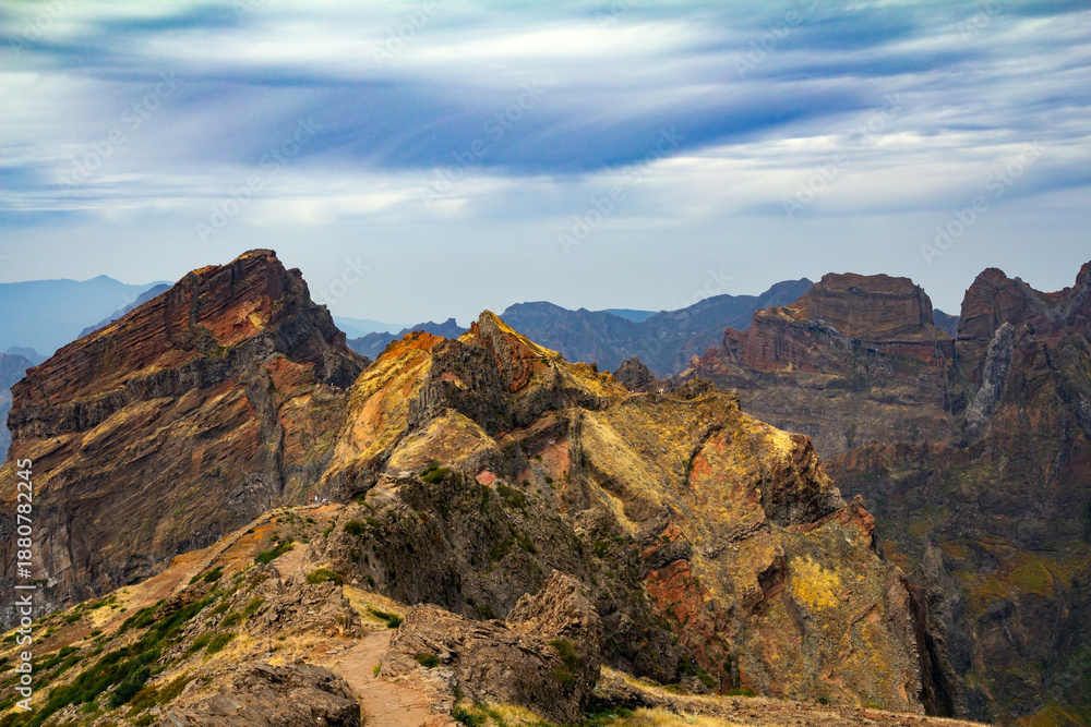 Fototapeta premium The mountain range of Pico Ruivo