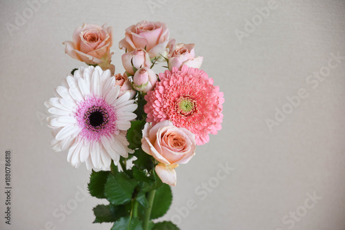 Foto 薔薇とガーベラ