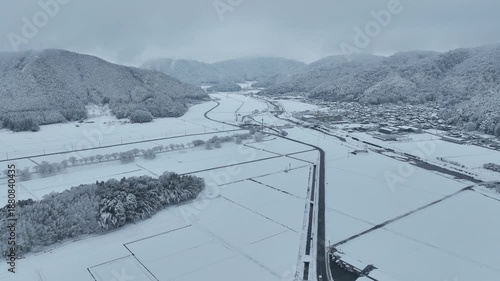 岐阜市の彦坂の田舎の雪景色　ドローン空撮