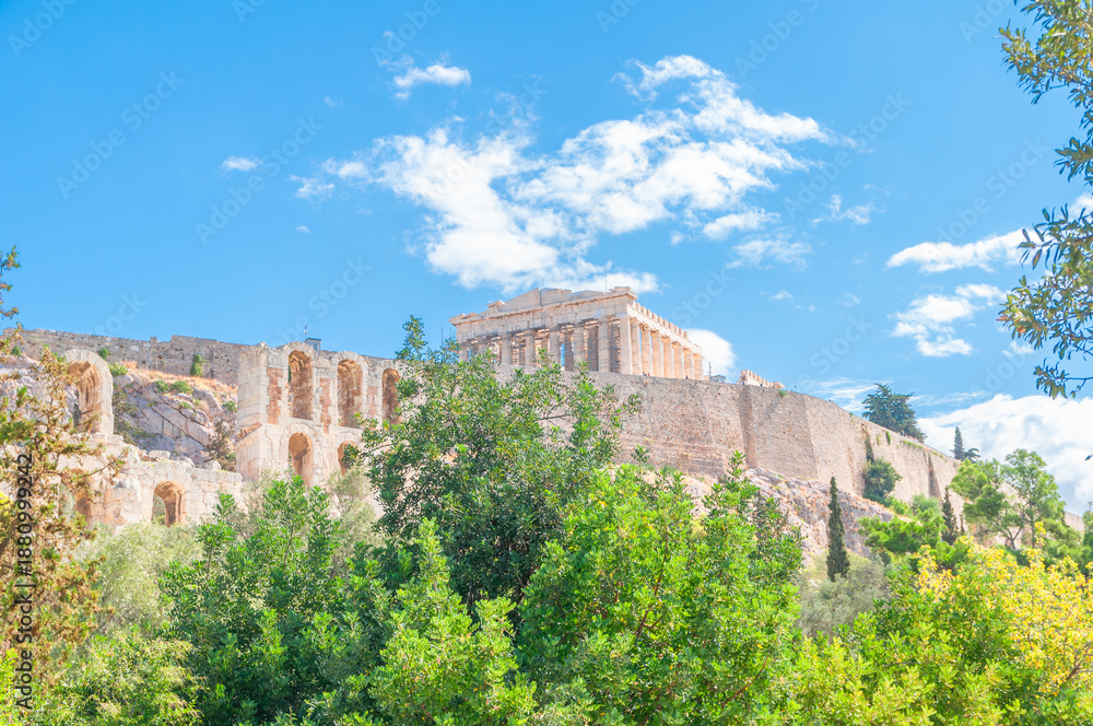 Fototapeta premium Le Parthénon, vestiges du site de l'Acropole, à Athènes en Grèce.