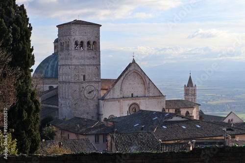 Assisi - Cattedrale di San Rufino da via Jorgensen