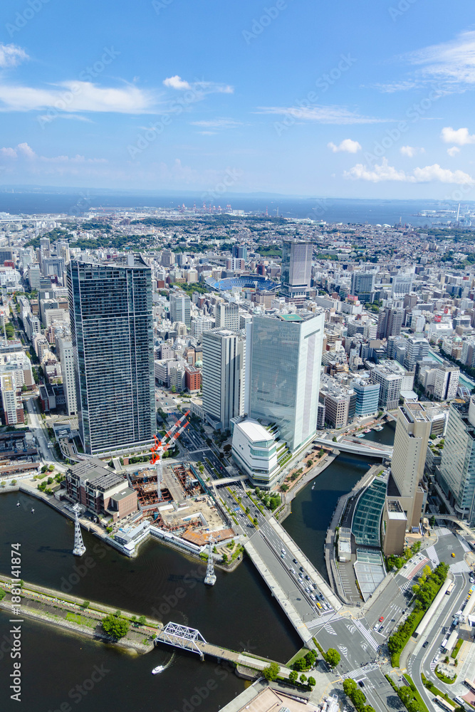 Obraz premium ランドマークタワーから見下ろした横浜街
