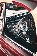 Leinwandbilder Oldtimer Oldtimer-Ausstellung mit Vintage-Klassikern  © Haley