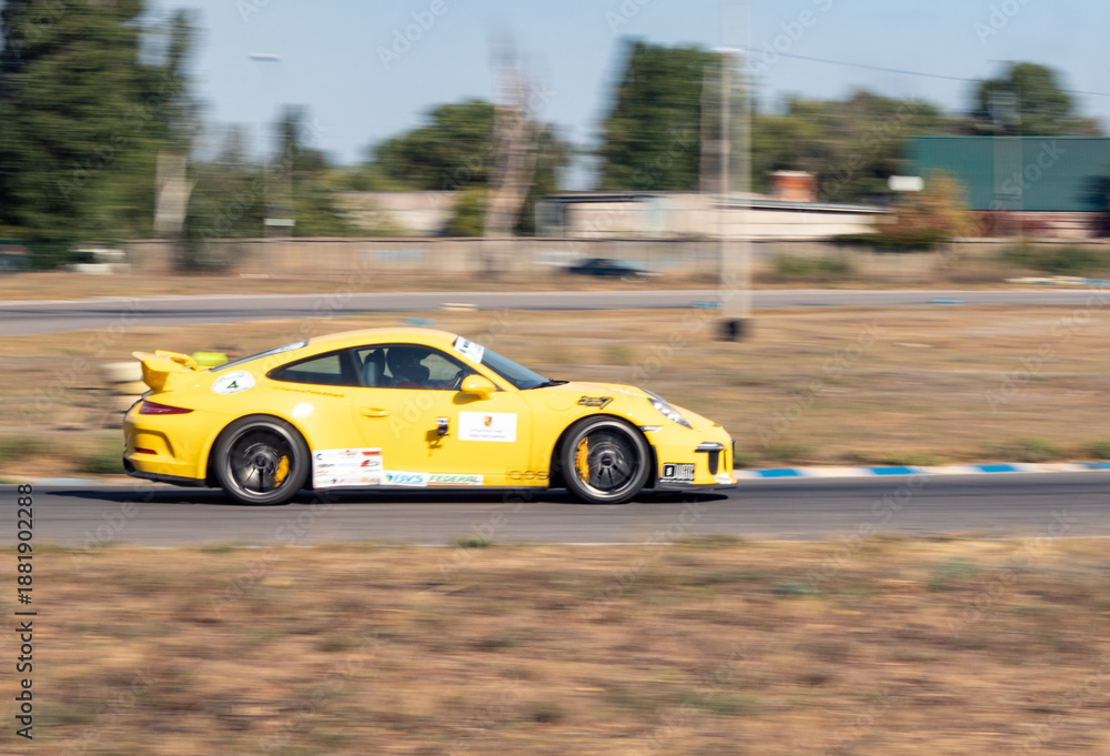 Obraz premium racing car. motorsport. circuit racing. dangerous moments on the track. high vehicle speed. sharp turn. demolition of wheels.