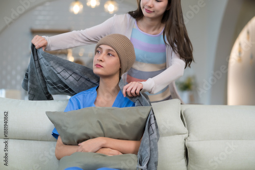Fotografie A cancer patient receiving compassionate care and emotional support from a loved
