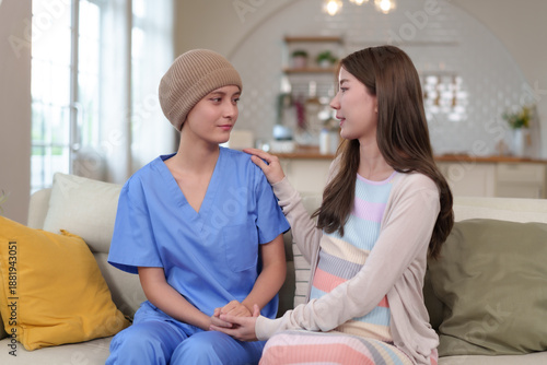 Female patients after receiving chemotherapy receive encouragement and care from family members or close friends.
