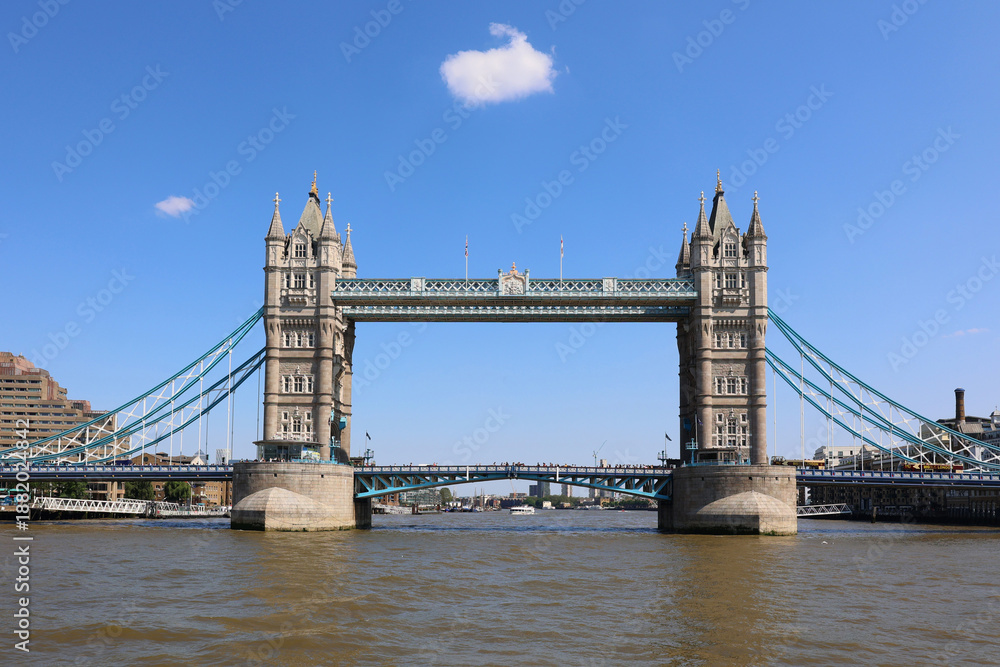 Obraz premium Tower Bridge is a Grade I listed combined bascule and suspension bridge in London England United Kingdom, built between 1886 and 1894, designed by Horace Jones
