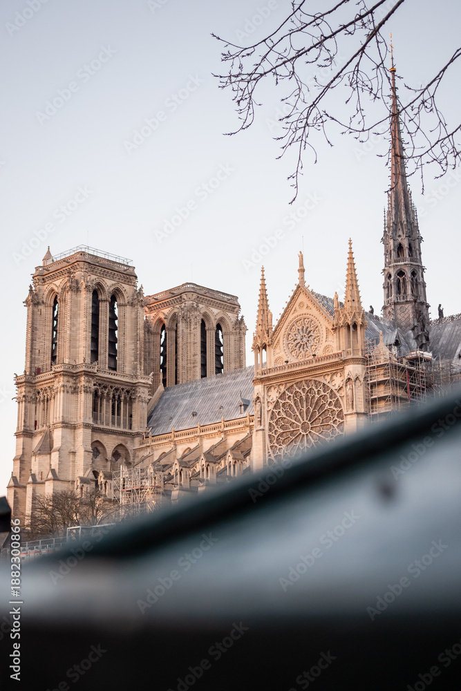 Obraz premium Exterior of Notre-Dame Cathedral in Paris 1