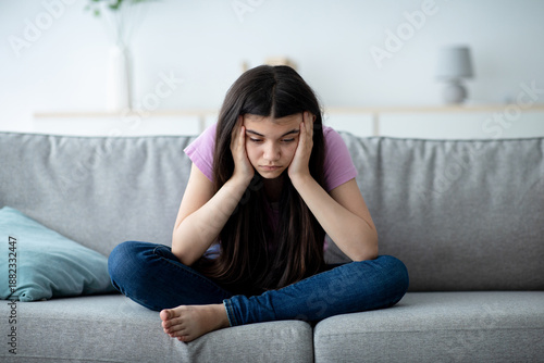 Quadro su tela Covid related teen depression concept