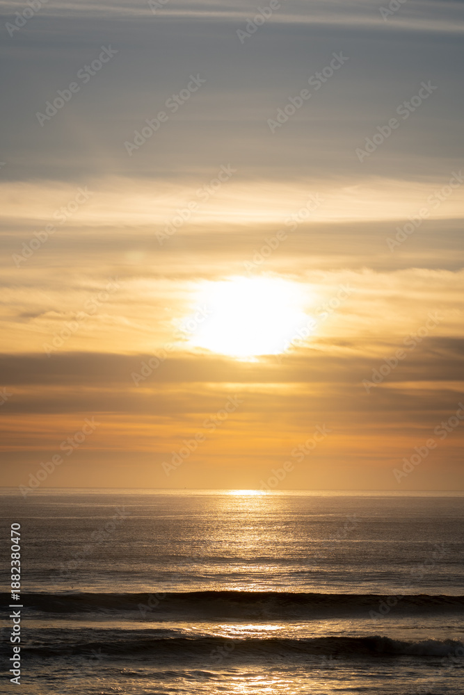 Obraz premium sunset over the sea