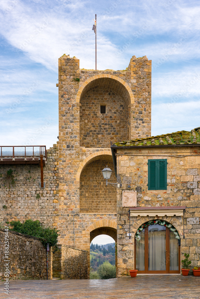 Fototapeta premium Monteriggioni medieval fortress entry gate in Tuscany, Italy