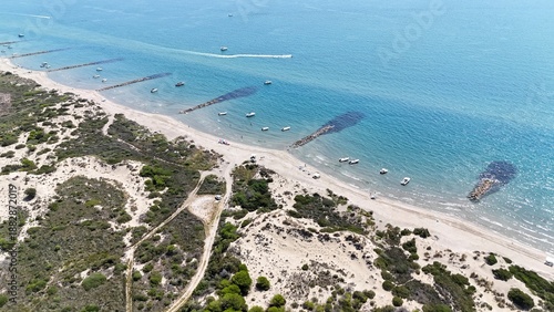 Wallpaper Mural survol de la pointe de l'Espiguette en Camargue Torontodigital.ca