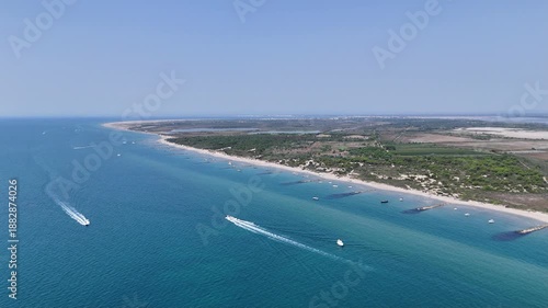 Wallpaper Mural survol de la pointe de l'Espiguette en Camargue Torontodigital.ca