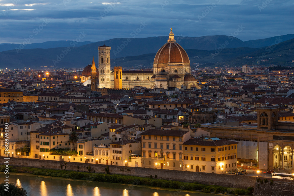 Fototapeta premium Medieval Cathedral of Santa Maria del Fiore in the evening urban landscape. Florence, Italy