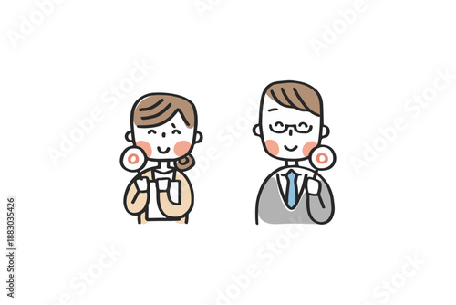 まるの札を挙げる男女の先輩社員