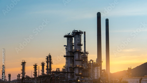 Tablou pe pânză distillation tower at sunset