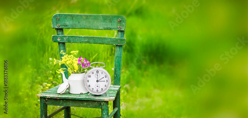 Zifferblatt mit drei Uhr  zur Zeitumstellung auf sommerzeit