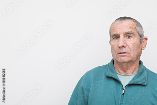 Fényképezés portrait d'un homme de 75 ans