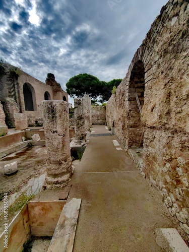 ancient roman tuona,terme di Traiano