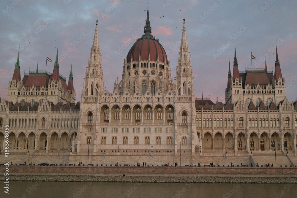 Fototapeta premium budapest parliament building