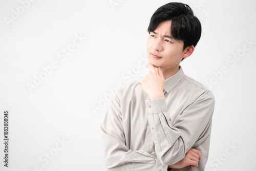 Tableau sur toile 長袖シャツを着ている若い男性　ライフスタイルイメージ