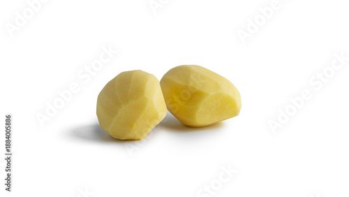 Obraz na płótnie Peeled potatoes isolated on a white background