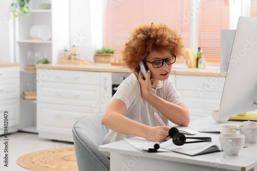 Redhead female freelancer t...