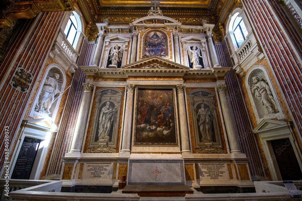 Obraz premium Naples, Italy. Girolamini Church (Chiesa dei Girolamini), featuring a spectacular golden coffered ceiling and marble columns.
