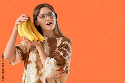 Young woman with bunch of b...