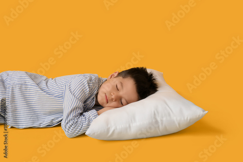 Cute little Asian boy in pa...