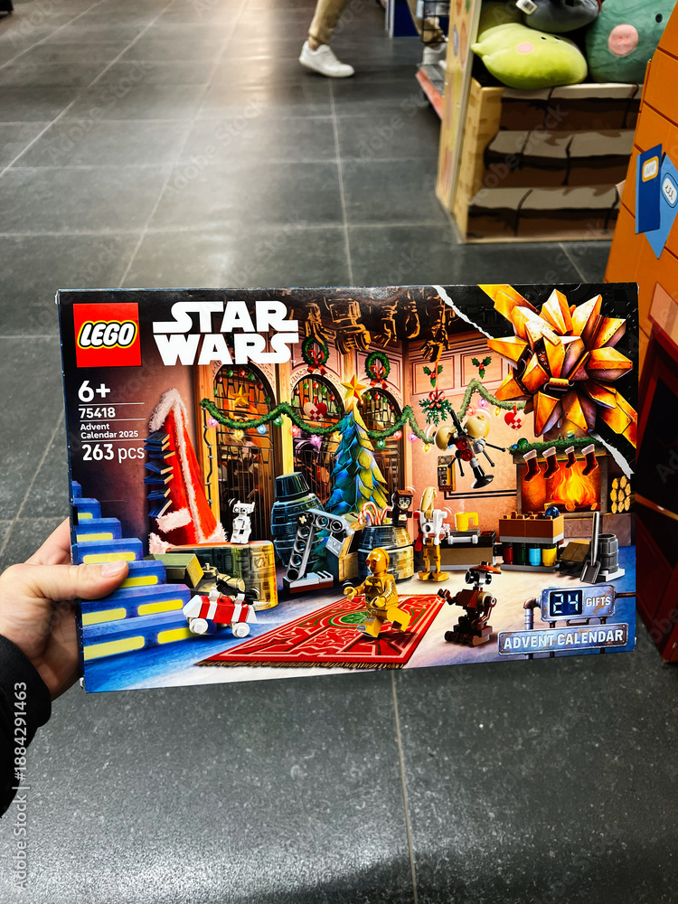 Fototapeta premium Lego Star Wars Advent Calendar 2025 box with festive room and minifigures for display