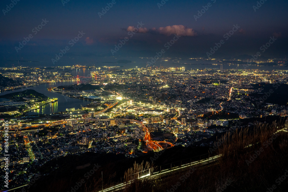 Fototapeta premium 皿倉山展望台から見る北九州市の夜景