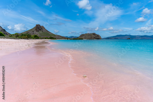 Konstfotografi Pink beach on Komodo Island where soft blush sands blend with turquoise waters under a vivid sky in Indonesia’s paradise