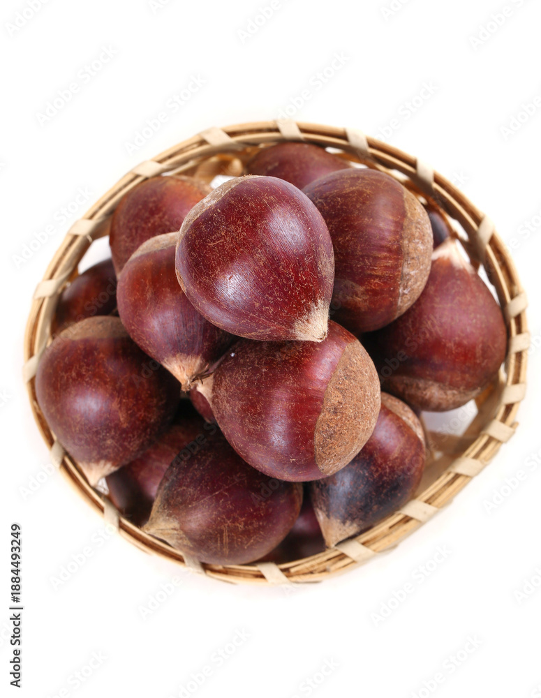 Obraz premium Fresh Chestnuts in Woven Basket - Fujian Alpine Variety