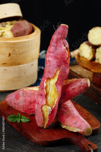 Fresh Red Potatoes with Yellow Flesh, Shaanxi Lintong Style