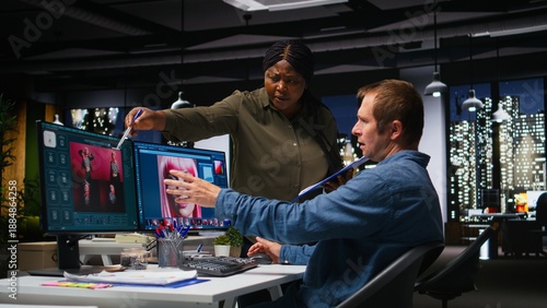 Φωτογραφία Diverse photo editing team generating AI content and retouching pictures, working on their creative portfolio with text to image program and futuristic software