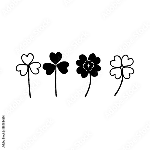 手描きのかわいいクローバーのイラスト素材