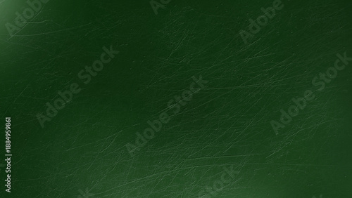 無機質な、金属や塗装されたボード・板の表面に引っかき傷や小さなクレーター・打痕などの凹凸のある傷や跡があるイメージのグランジ系の画像素材　背景・テクスチャー　16:9・8K UHDサイズ（7680 x 4320）ダークグリーン・濃い緑・暗い緑・深緑