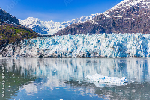 Tablou pe pânză Margerie Glacier in Glacier Bay National Park, Alaska.