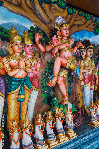 Canvas Print Colorful Hindu deity statues and intricate carvings inside Sri Maha Mariamman Temple, Kuala Lumpur, Malaysia