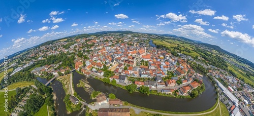 Foto Cham, die zentrale Stadt der Region Oberer Bayerischer Wald aus der Vogelperspek