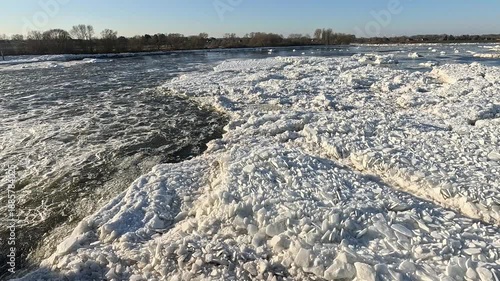 Drift ice on the Elbe