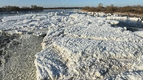 Drift ice on the Elbe