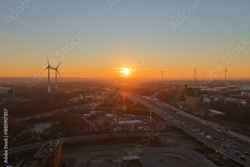 Hamburger Hafen Köhlbrandbrücke im Sonnenuntergang