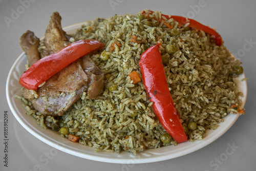 Foto Arroz con Pato (Duck with Rice), a legendary dish that defines the culinary heritage of Lambayeque and the northern coast of Peru